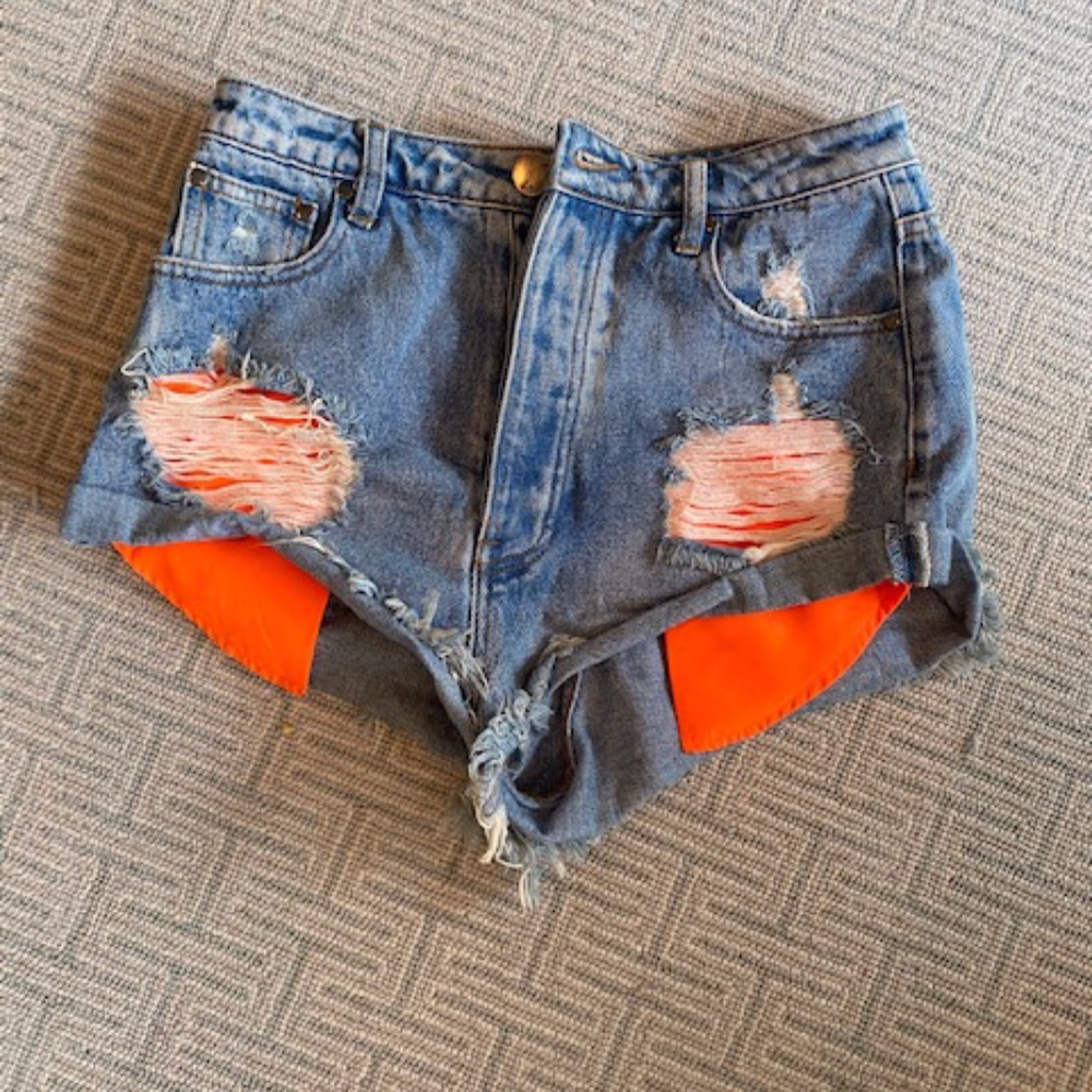 LF surfer neon short shorts